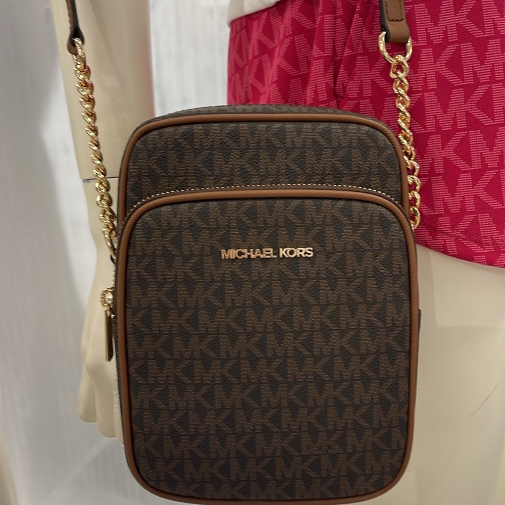 MICHAEL KORS Jet Set Travel Md Logo Crossbody Flight Bag # 35F1GTVC2B NWT
Brown - Picture 6 of 16